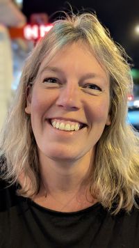 Kelly van der Laan